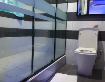 Crownedge Hotel Ikeja –  Luxury suite